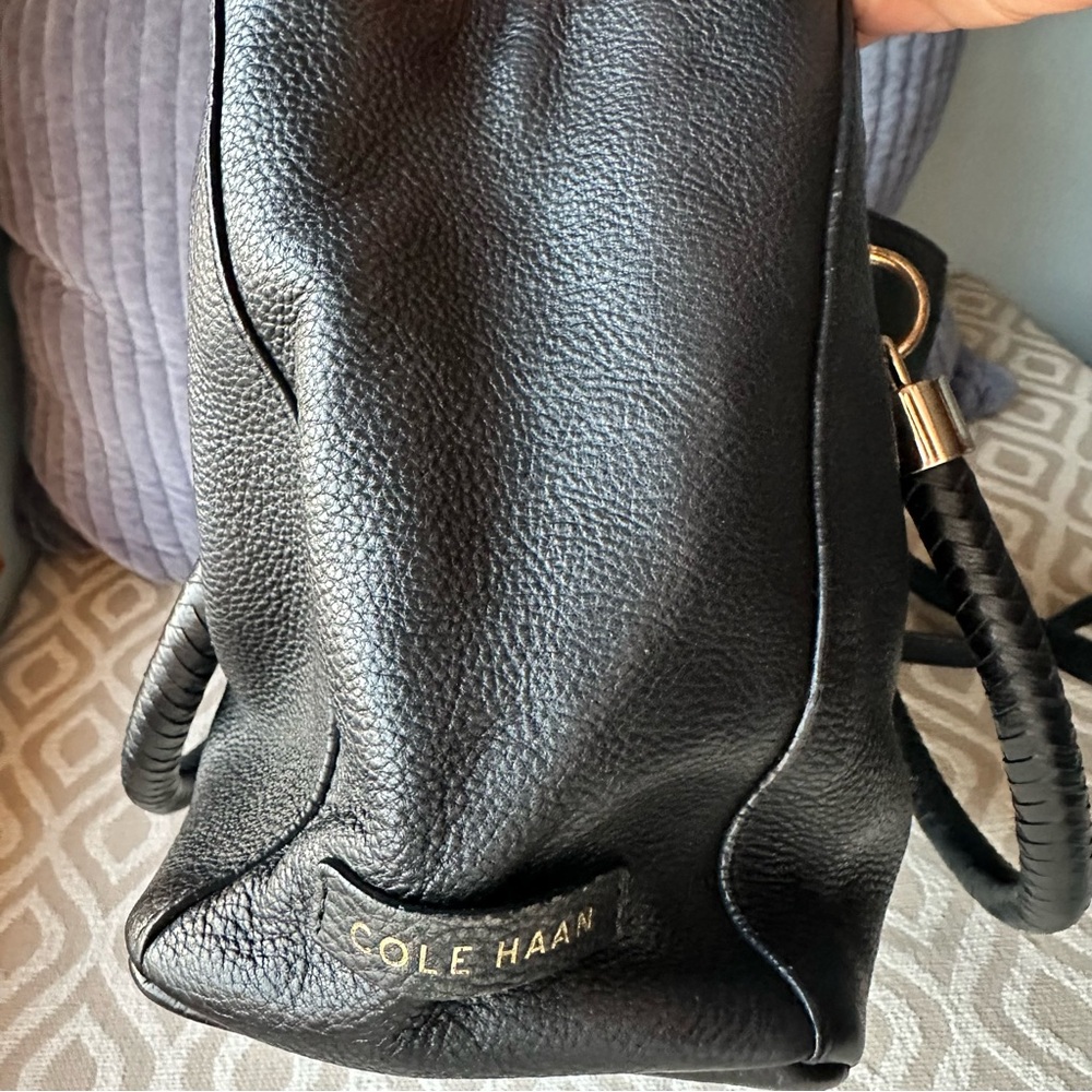 Cole Haan Benson Tote Black Pebbled Leather Quiet Luxury Classic - Picture 9 of 16